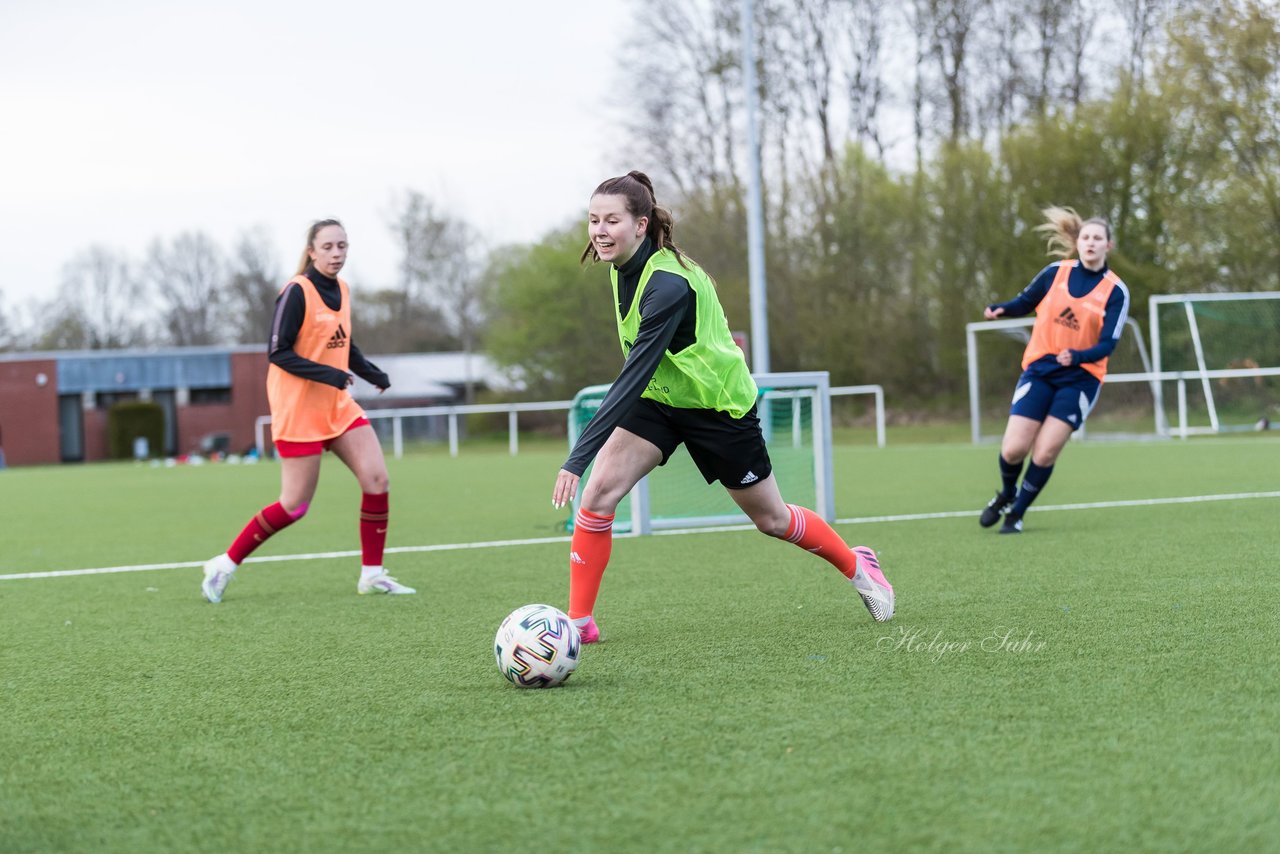 Bild 305 - Co-Trainerin der Frauen Nationalmannschaft Britta Carlson in Wahlstedt